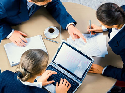 Средний, но устойчивый 