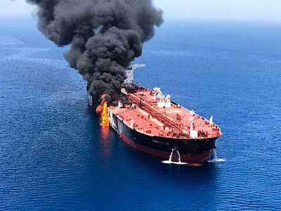 Танкер, пожар